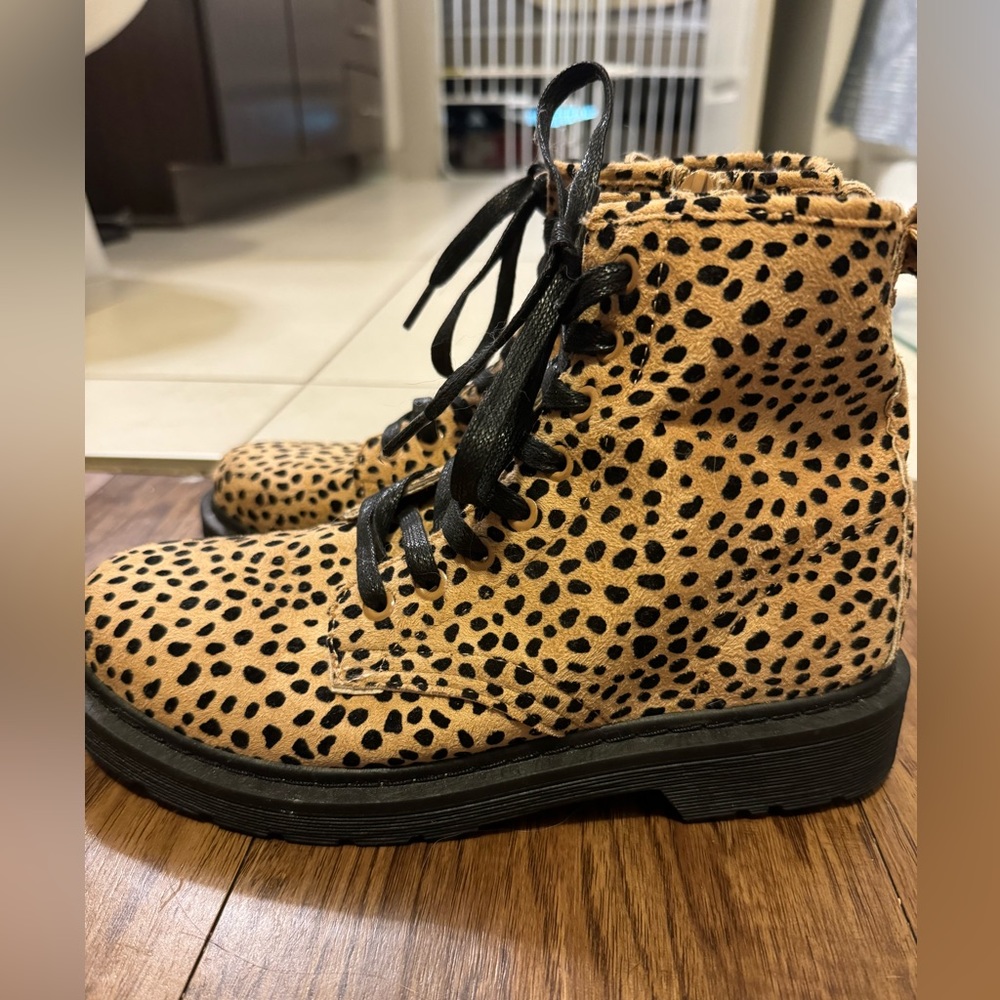 Printed boots